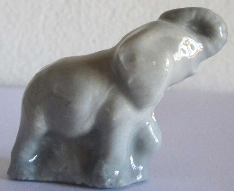 1973 Elephant Wade English Whimsies
