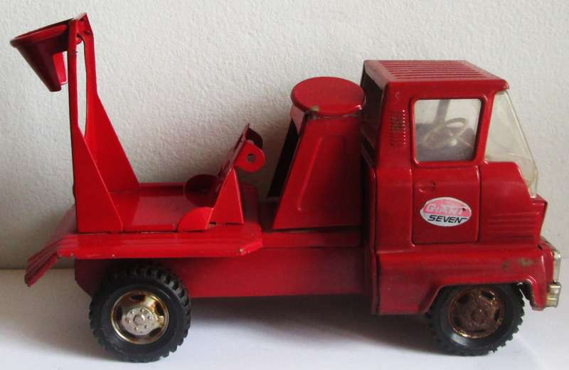 Red Cement Mixer Dump Lever Giant Seven Metal Truck
