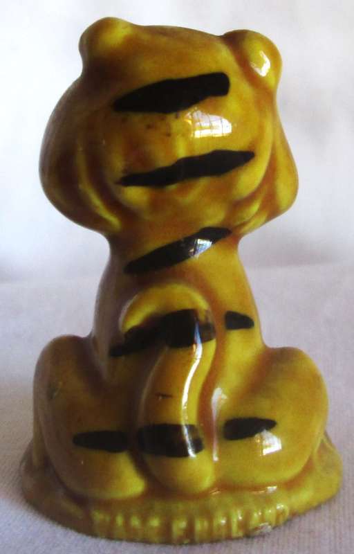 1965 Tigger Balding and Mansell Flintstone Wade Christmas Cracker