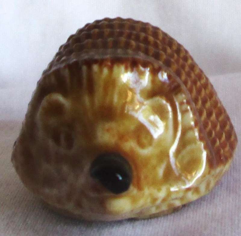 1965 Hedgehog Type 1 Balding and Mansell Flintstone Wade Christmas Cracker