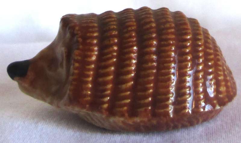 1965 Hedgehog Type 1 Balding and Mansell Flintstone Wade Christmas Cracker