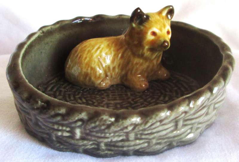 1974 - 1981 Puppy Dishes Wade Cairn Puppy Lying