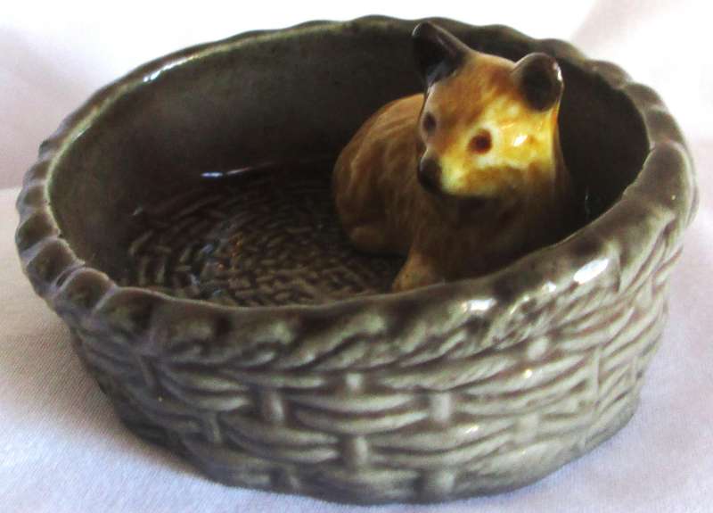 1974 - 1981 Puppy Dishes Wade Cairn Puppy Lying