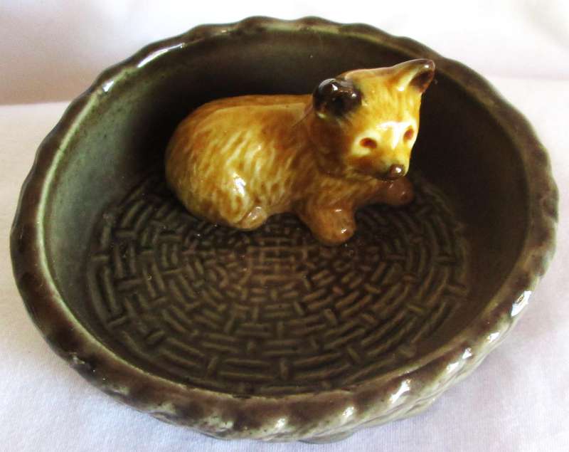 1974 - 1981 Puppy Dishes Wade Cairn Puppy Lying