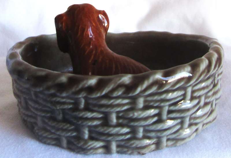 1974 - 1981 Puppy Dishes Wade Red Setter Puppy Lying