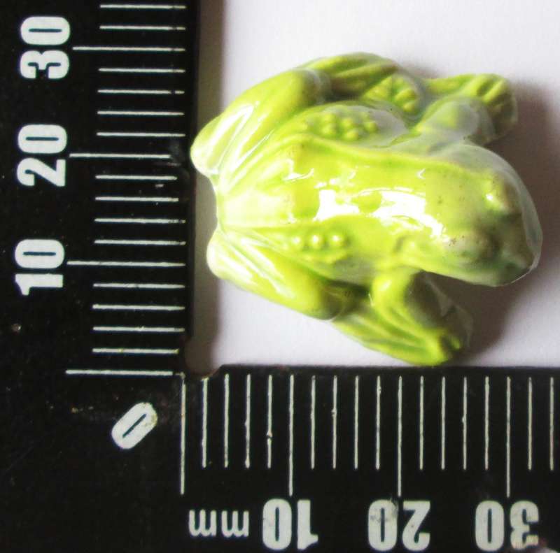 Frog Wade Red Rose Tea Miniature Animals
