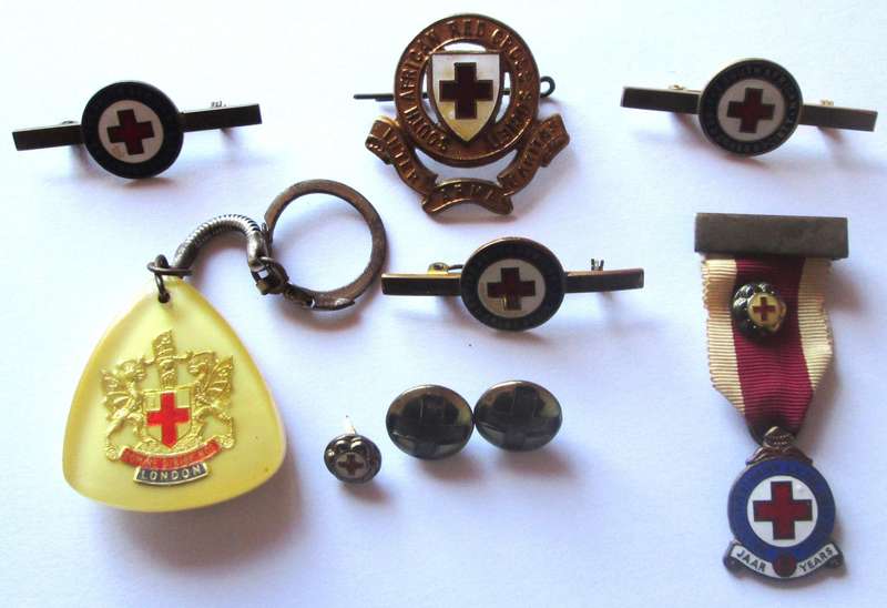 Red Cross South Africa and International Badges / Pins / Buttons