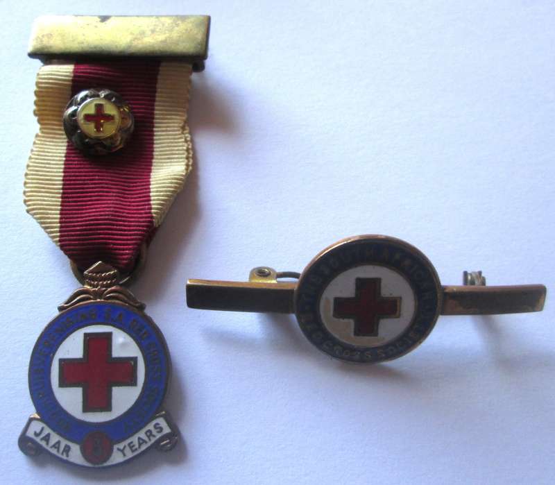 Red Cross South Africa and International Badges / Pins / Buttons