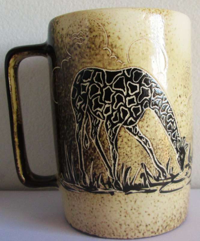 Kruger Park A67A Hand Painted Cresent Giraffe Motif