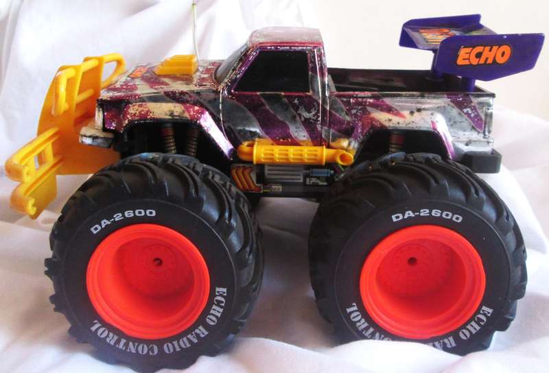 Echo Monster Destroyer Remote Battery Operated Truck