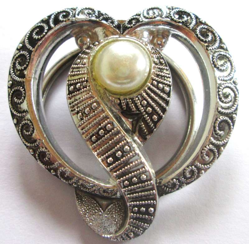 Heart Shape Scarf Clip