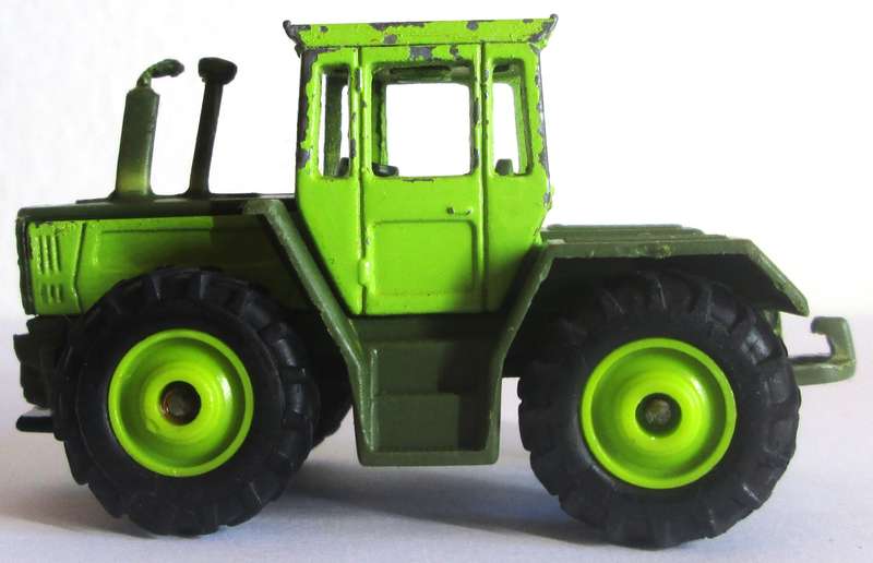 1990 MB Trac 1600 Turbo Tractor Thailand Matchbox