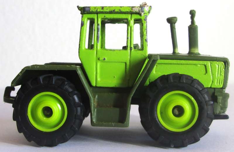 1990 MB Trac 1600 Turbo Tractor Thailand Matchbox
