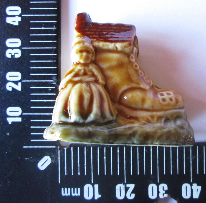 1970 Old Woman who lived in a Shoe Wade Nursery Rhyme Model