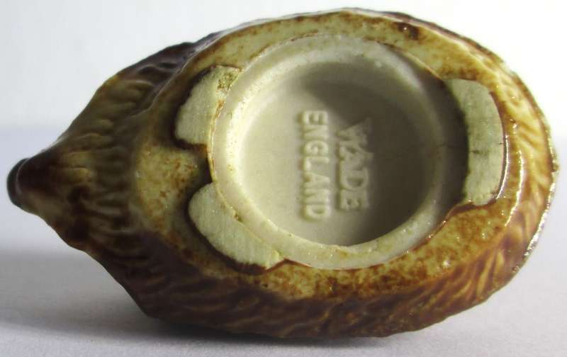 1965 Hedgehog Type 1 Balding and Mansell Flintstone Wade Christmas Cracker