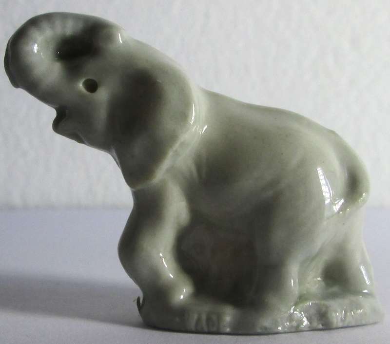 1973 Elephant Wade English Whimsies