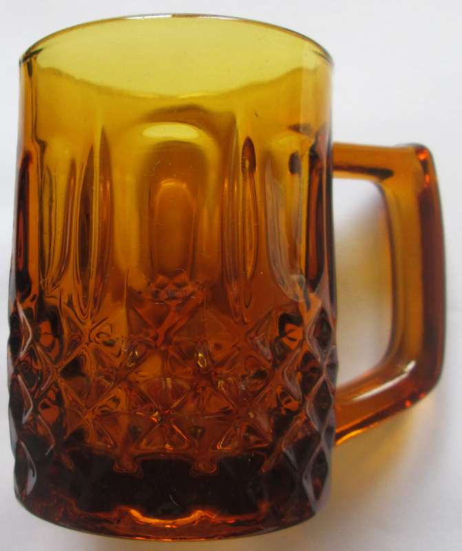 1970 Amber Glass 5 Coffee Mugs No. 901 Made in Indonesia