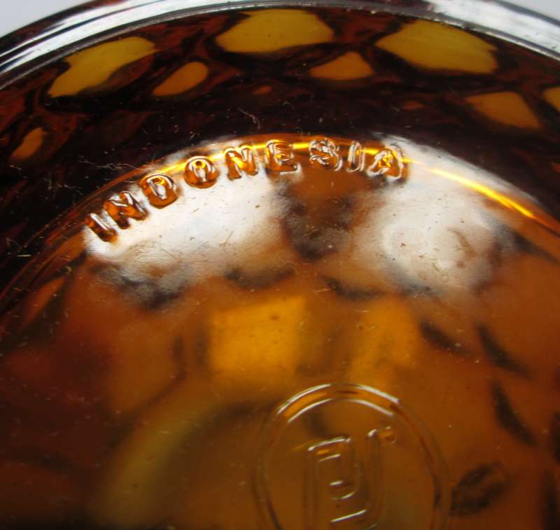 1970 Amber Glass 5 Coffee Mugs No. 901 Made in Indonesia