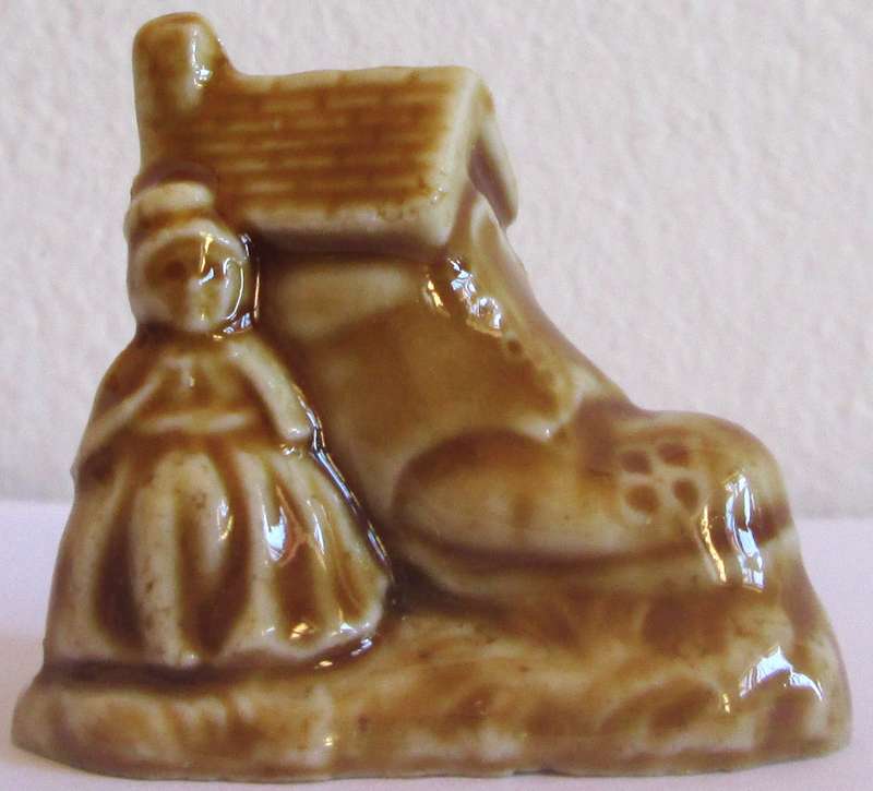 1970 Old Woman who lived in a Shoe Wade Nursery Rhyme Model