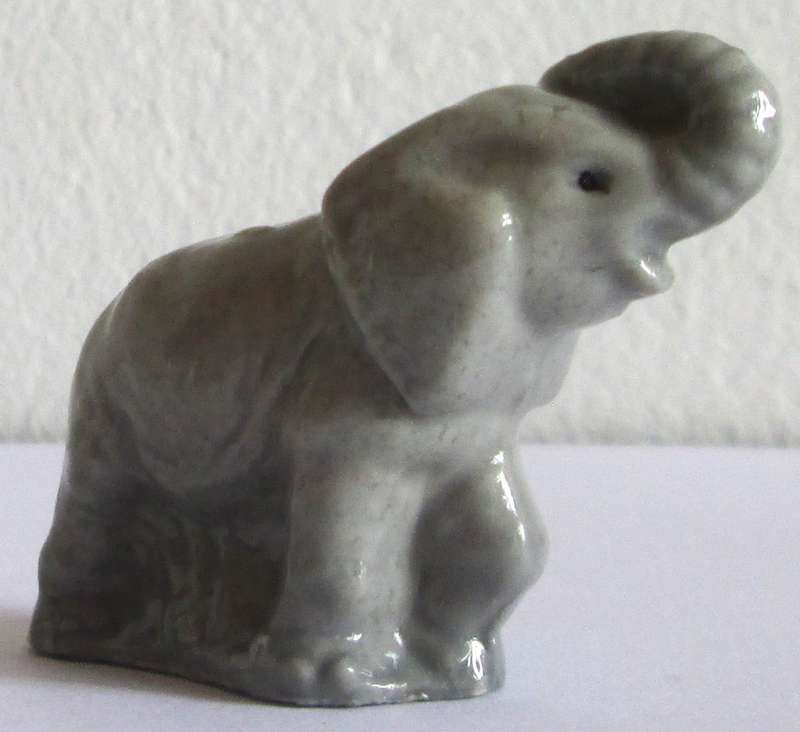 1973 Elephant Wade English Whimsies