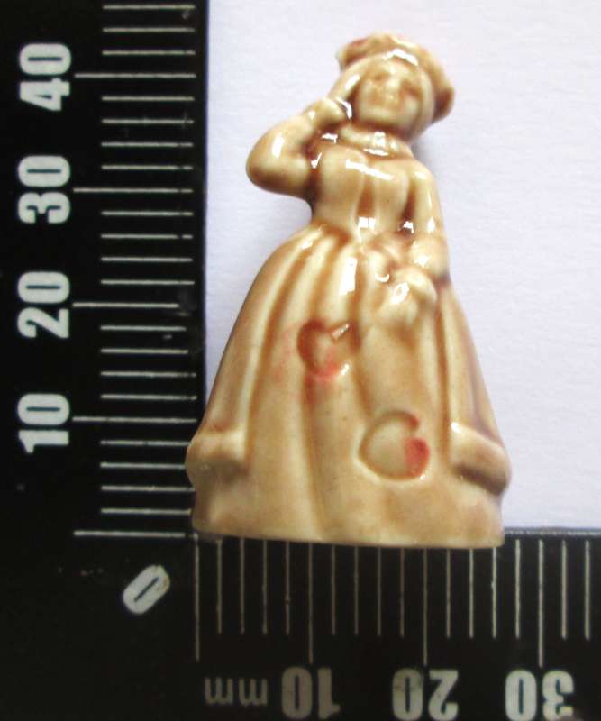 1970 Queen of Hearts Wade Nursery Rhyme Model