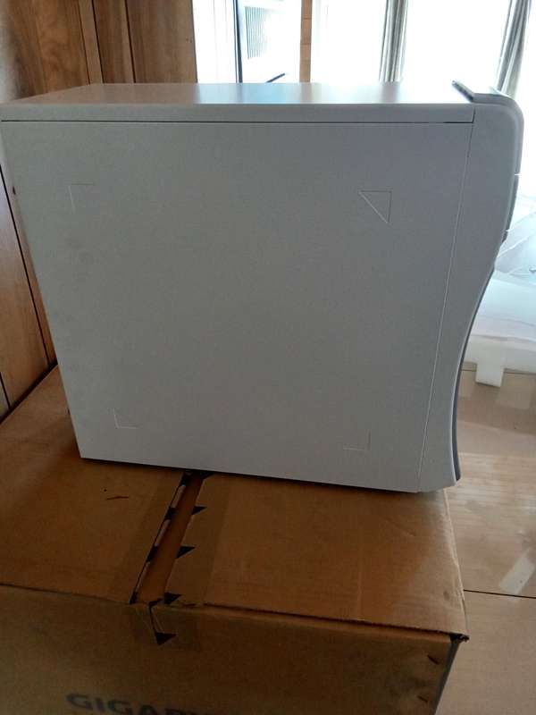 GIGABYTE MICRO ATX CASE WITH 300W PSU SOLID CASE