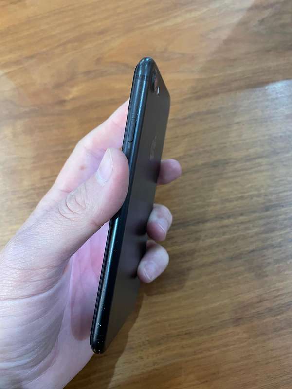 Apple iPhone 7 in Good Condition!