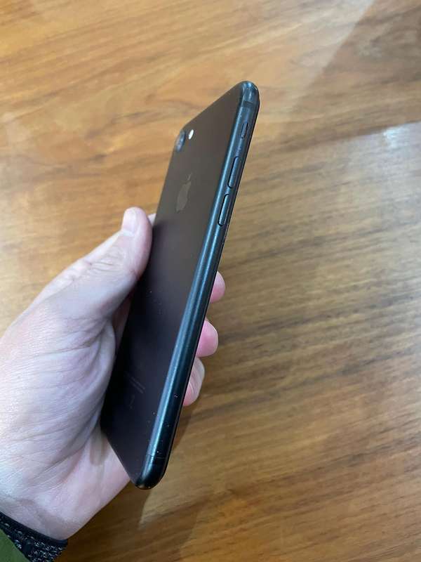 Apple iPhone 7 in Good Condition!