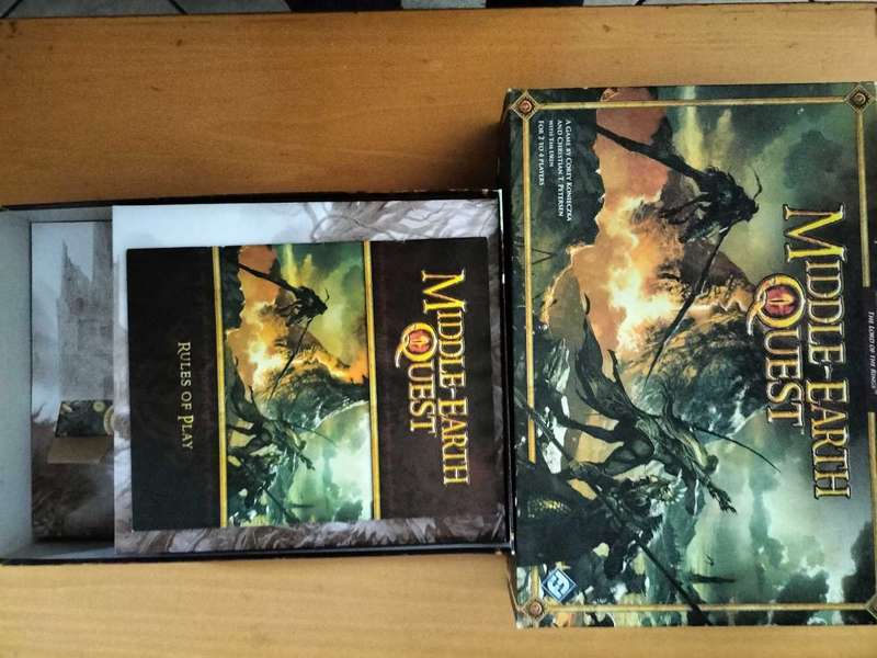 Middle earth quest (Lord of the Rings) Boardgame - Rare find