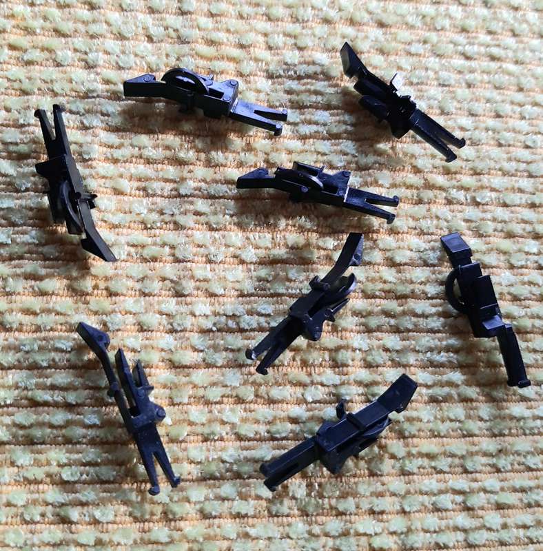 ROCO hO short couplers item no. 40270, 8 x