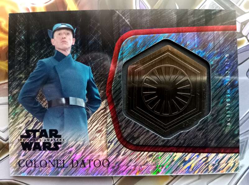 COLONEL DATOO - STAR WARS `THE FORCE AWAKENS`2017  - RARE "INSIGNIA PATCH" MEMO TRADING CARD 6 of 25