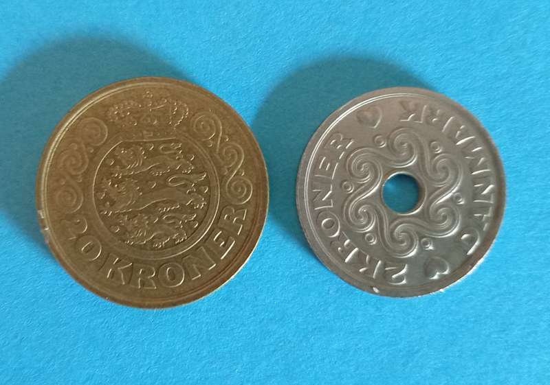 DANMARK MINT - Lot of 2 Circulated coins - 20 Kroner and 2 Kroner 1990 and 1993