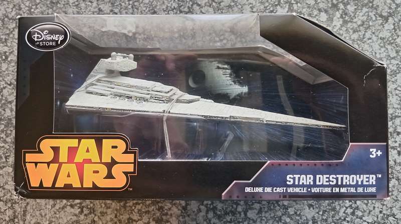 STAR DESTROYER - DISNEY STORE STAR WARS DE LUXE DIE CAST MODEL 4141-W SEALED