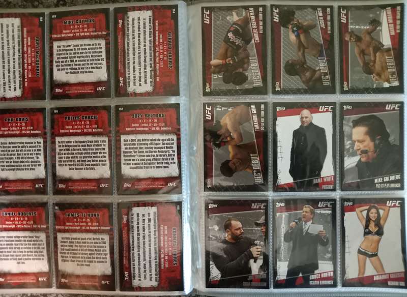 TOPPS UFC 2010 COLLECTION -  COMPLETE 200 TRADING CARD COLLECTION - IN A BINDER