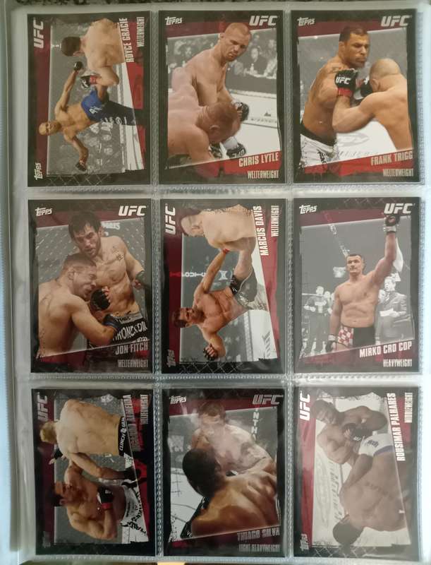 TOPPS UFC 2010 COLLECTION -  COMPLETE 200 TRADING CARD COLLECTION - IN A BINDER