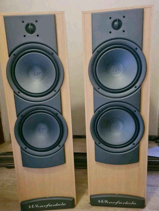 HI-FI Speakers