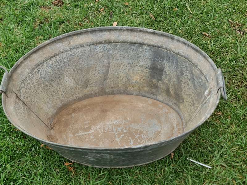 Vintage zink bath