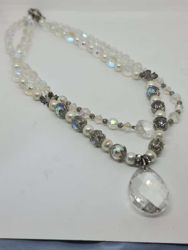 Crystal style necklace