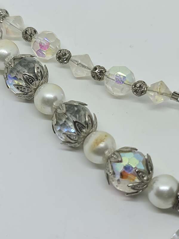 Crystal style necklace