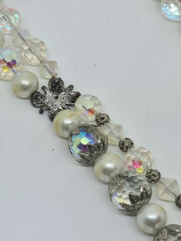 Crystal style necklace