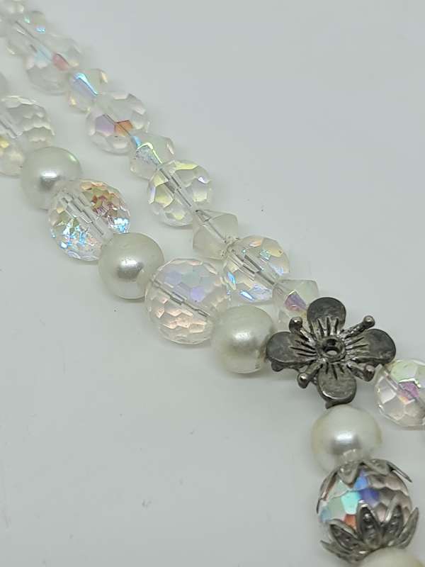 Crystal style necklace