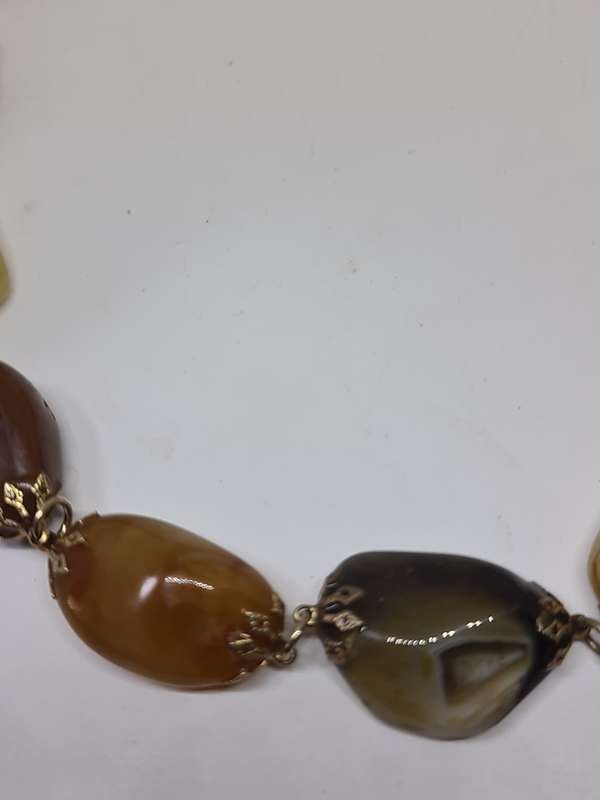 Agate single string necklace