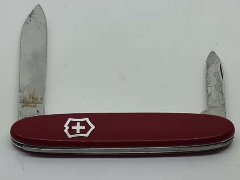 Castle Victorinox Switzerland stainless pocket knife