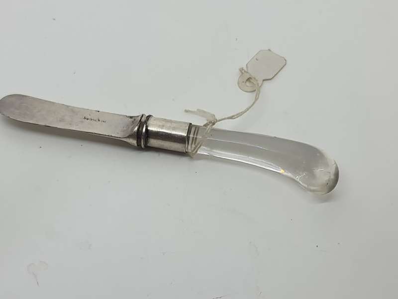 Patee knife