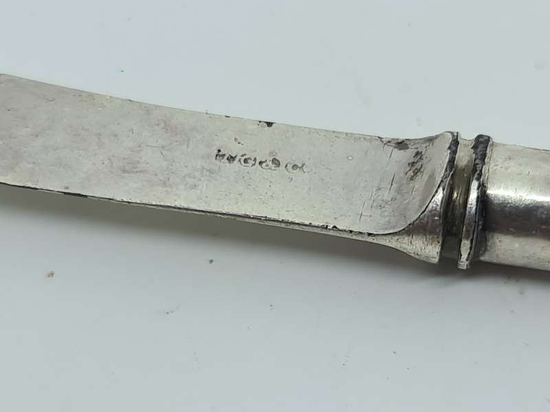 Patee knife