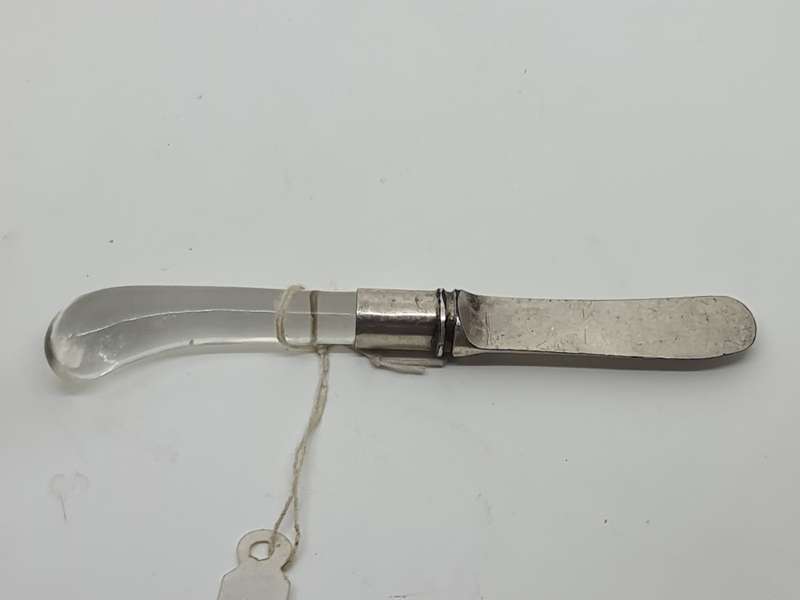 Patee knife