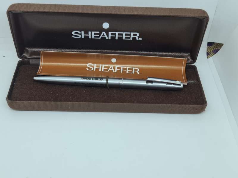 Sheaffer pen in box