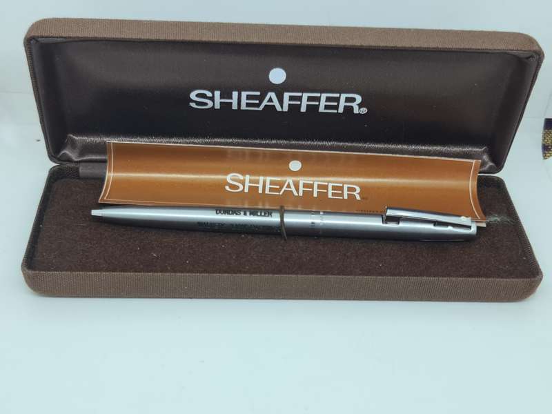 Sheaffer pen in box