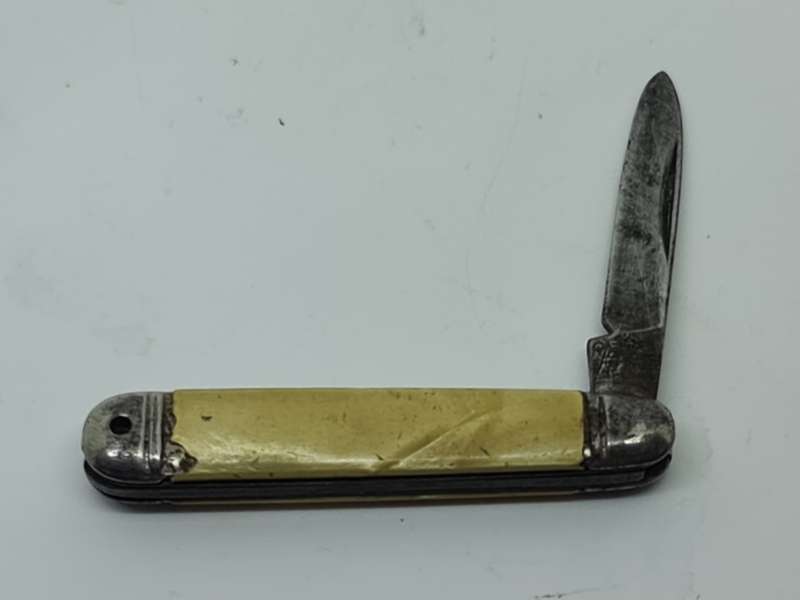 Small Richardson Folding knife