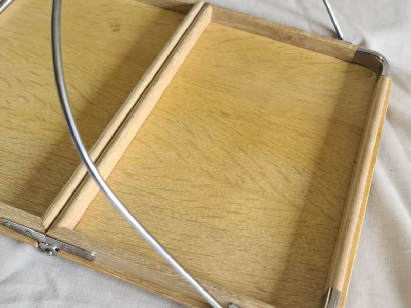 Wood en Chrome fold up serving tray
